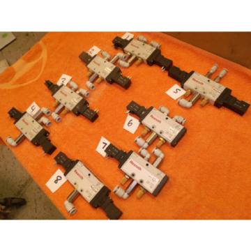 REXROTH PNEUMATIC CONTROL VALVE DIRECTIONAL choose of 8, 0820 061 001