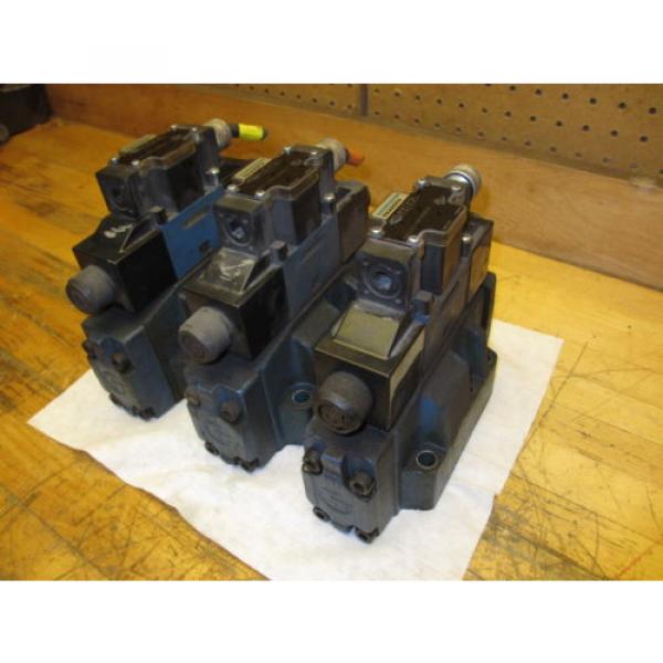 Mannesmann Rexroth 4WEH16E70/6EW110N 9ETDAL Hydraulic Directional Valve #1 image