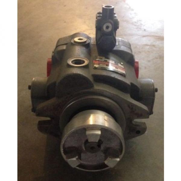 PARKER DENISON HYDRAULIC VARIABLE VOLUME PISTON PUMP PVP33303L26A1VM20 3000PSI #4 image