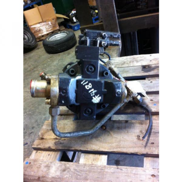 Komatsu wb140-2T hydraulic pumps rexroth a10v074dflr/31er #4 image